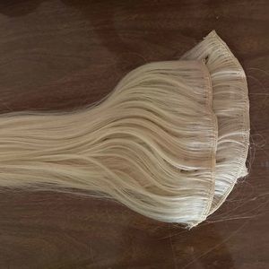 20" bleach blonde clip in extensions 15 pieces